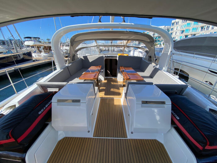 2019 Jeanneau 64 yacht
