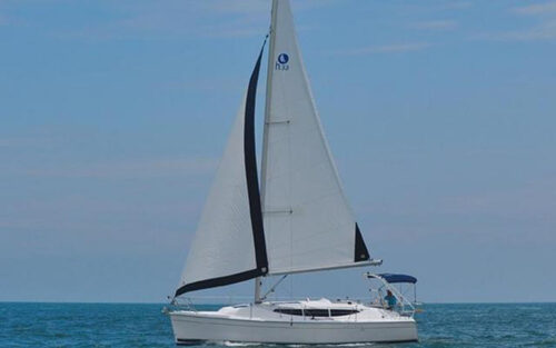2013 Hunter 33 Sailboat