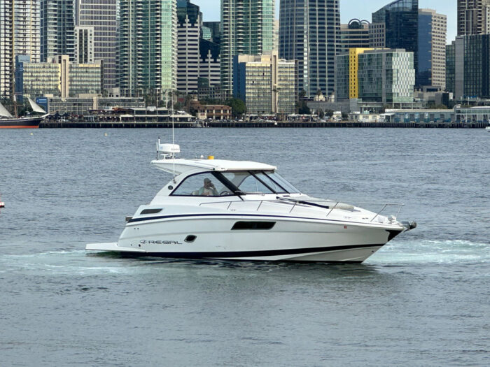 2017 regal 35 yacht