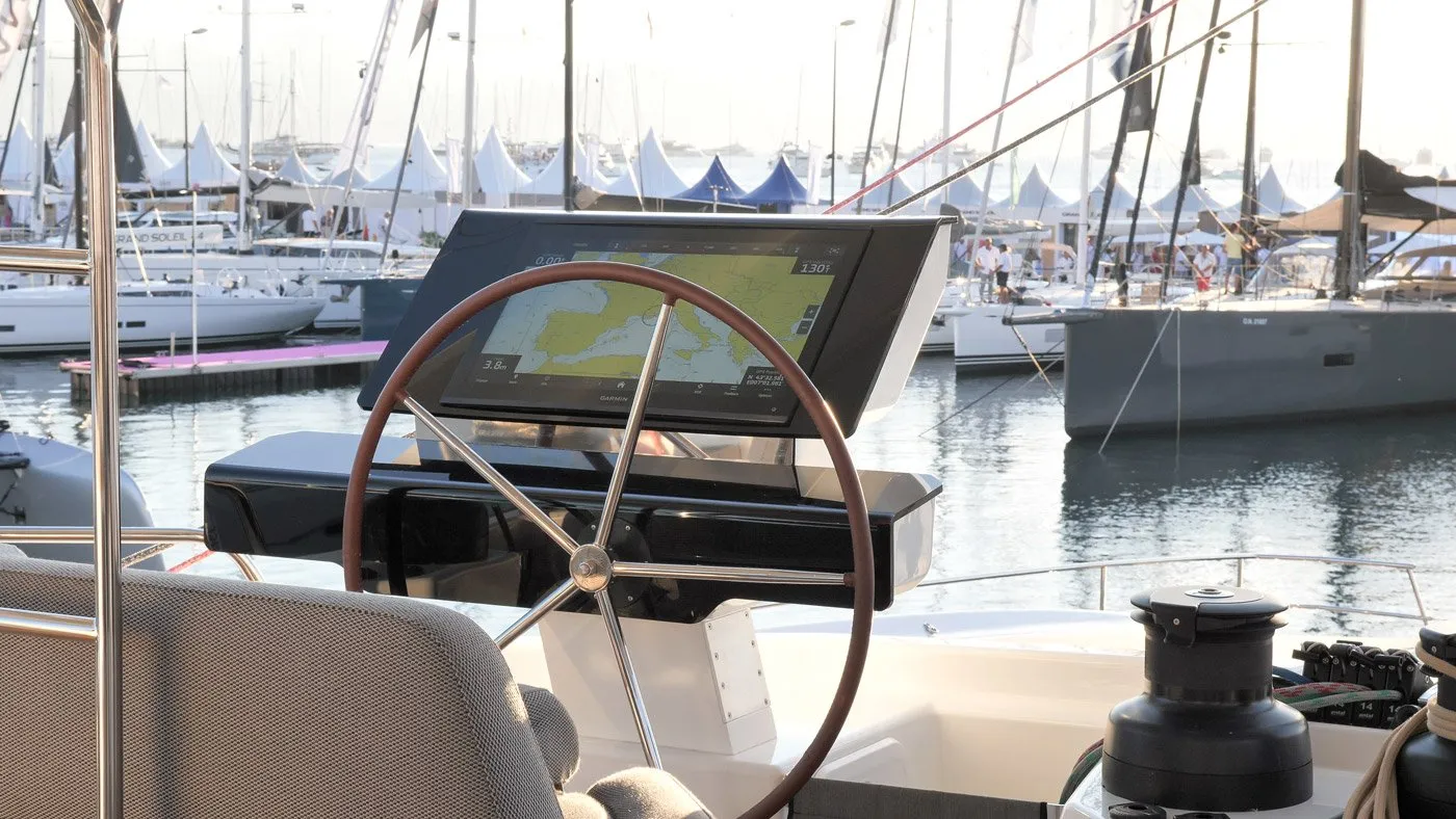 Thira 80 yacht